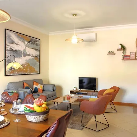 Modern W Pool & Private Balconies Apartment