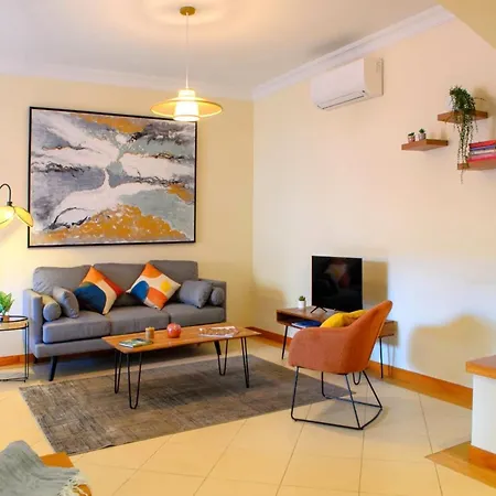 Apartment Modern W Pool & Private Balconies
